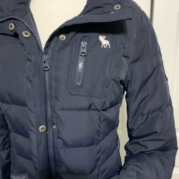 Navy blue small Abercrombie coat. Very nice shape, no belt. - Picture 2 of 5